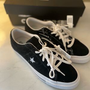 Converse: One Star Sneakers